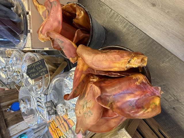 Dehydrated pig ear dog chews